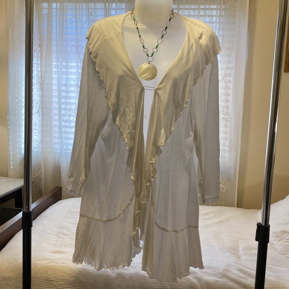 Linda Leal Sweaters - Linda Leal Women 2X White Ruffle Front Light Long Sleeved Cardigan Wrap